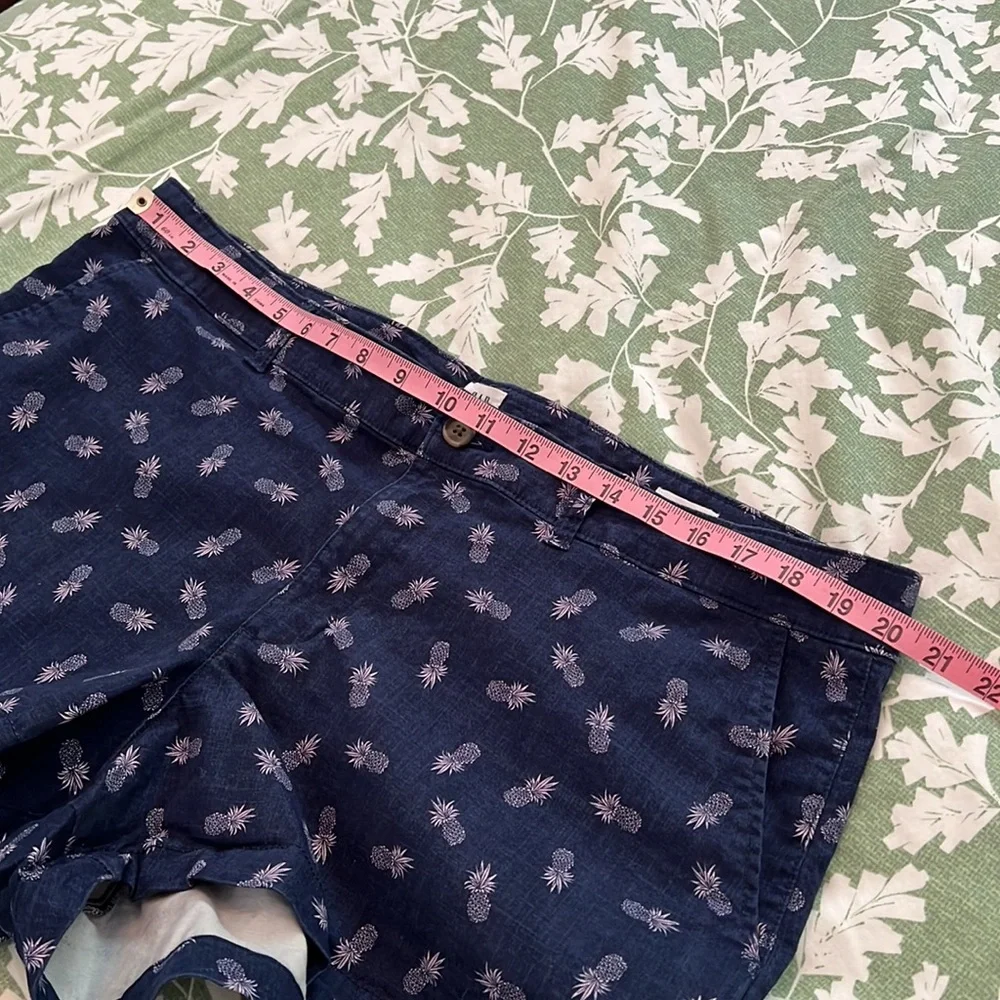 New Gap, pineapple, shorts. size 18
